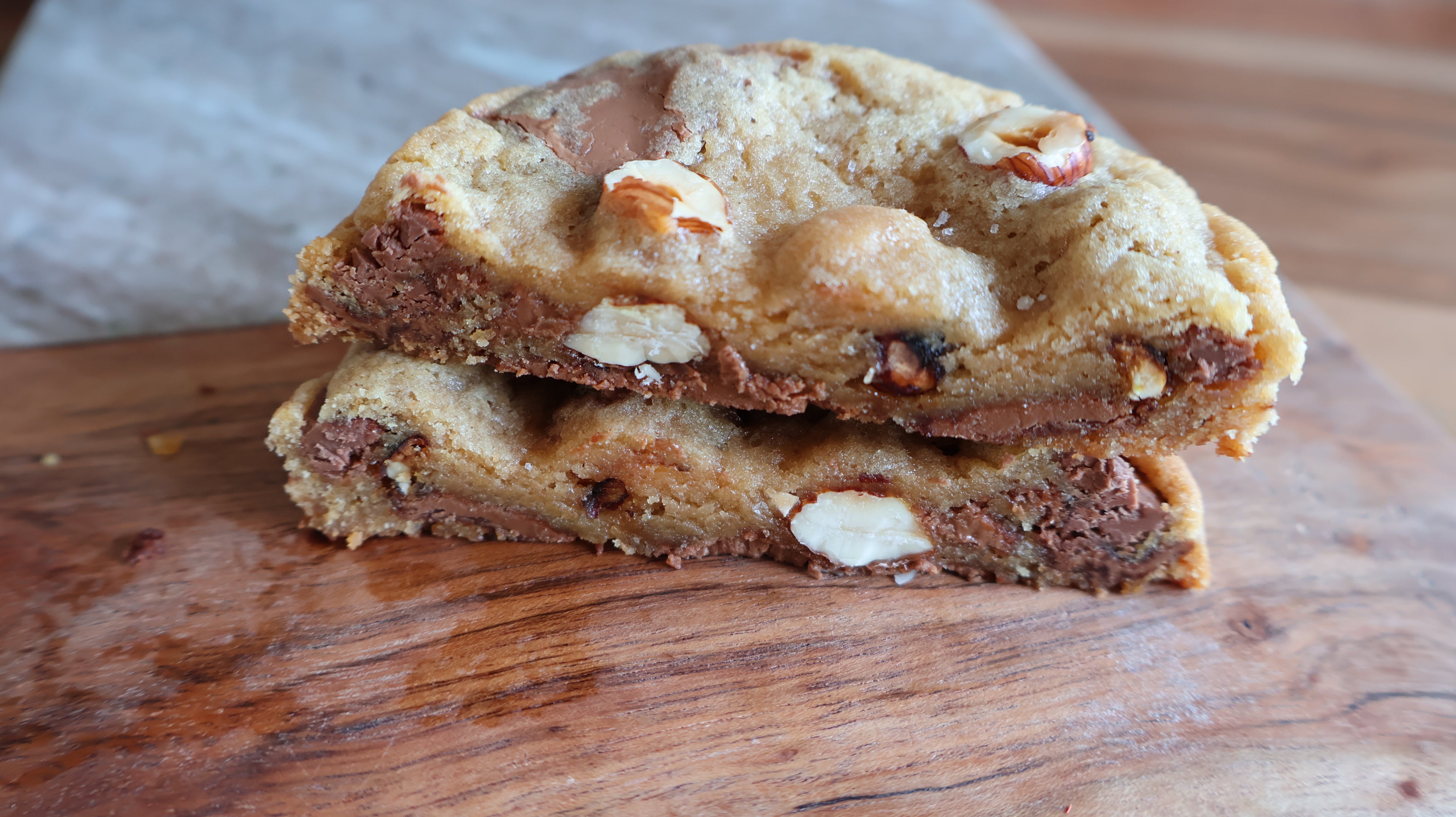 CHOCOLAT AU LAIT NOISETTES CARAMÉLISÉES